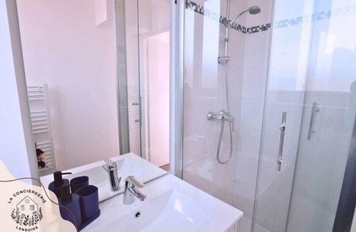 Lens Apartment | Chez Jean 3, hyper centre, wifi, 4 pers, Bollaert