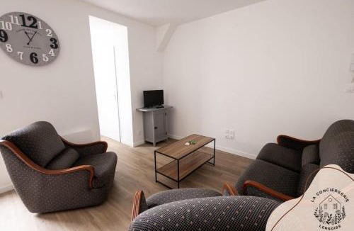 Lens Apartment | Chez Jean Hyper centre 4 Chambres wifi 8 pers