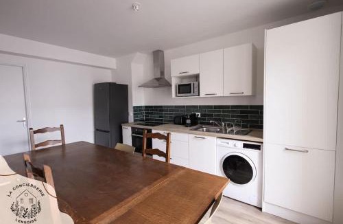 Lens Apartment | Chez Jean Hyper centre 4 Chambres wifi 8 pers
