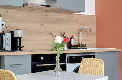 Gare-Jouvenet Apartment | Chez jeanne - Studio rénové balnéo et balcon centre