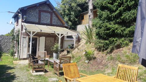 Bordeaux-Saint-Clair House | Chez Jeannine, maison à Étretat