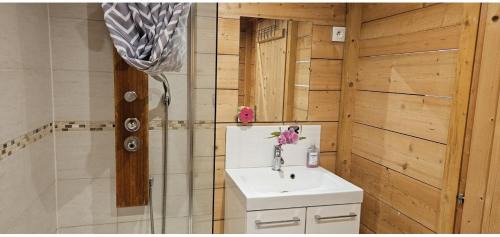 Bannost House | Chez Jo et Mel - Gite et Yourtes