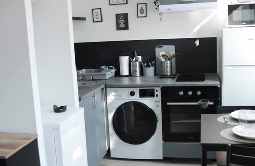 Denain Apartment | Chez Jules - 40 m² cosy 24-hour autonomy