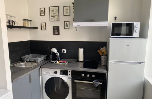 Denain Apartment | Chez Jules - 40 m² cosy 24-hour autonomy