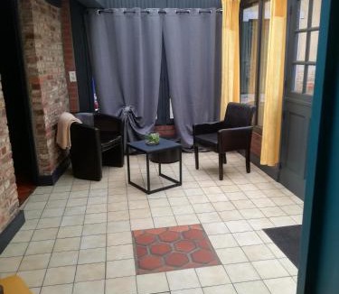 Arrest House | Chez kathie