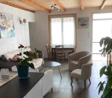 L'Epine House | Chez Léonce