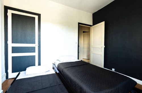 Tourcoing Bed & Breakfast | Chez L'hôte shared room