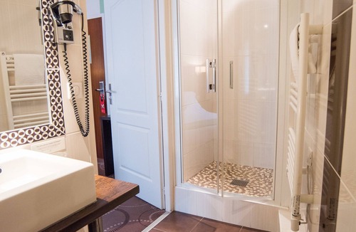 Julienas Hotel | Chez La Rose