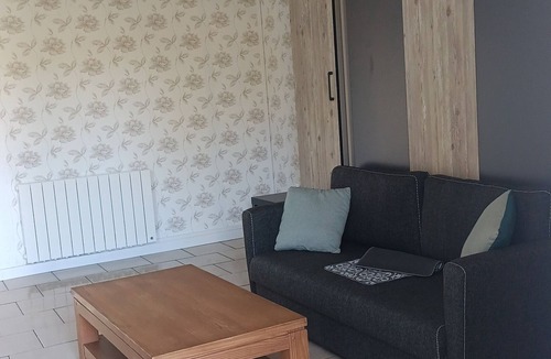 Saint-Leger-Vauban Apartment | Chez Lathoy studio Morvan