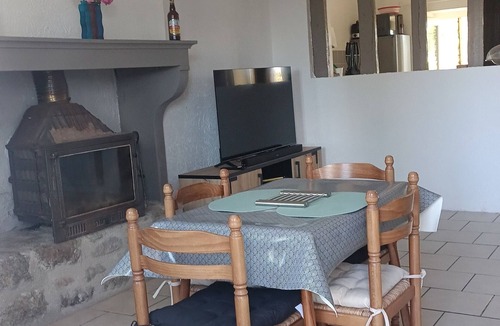 Saint-Leger-Vauban Apartment | Chez Lathoy studio Morvan