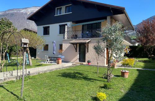 Outrechaise Bed & Breakfast | Chez Laurette et Louis