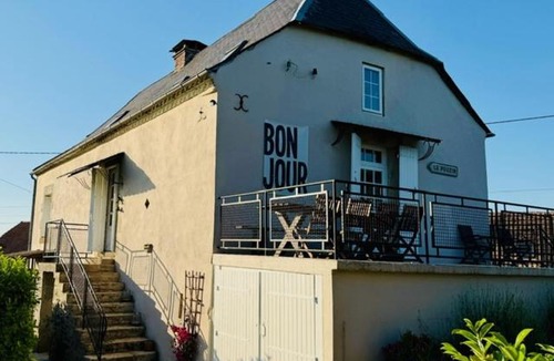 Genis House | Chez le Cavalier