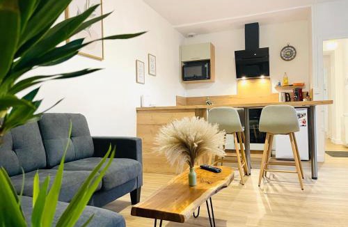 Olivet House | Chez le Padré