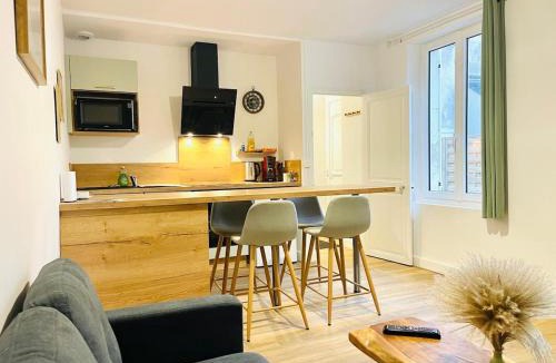 Olivet House | Chez le Padré