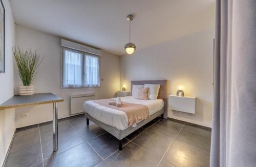 Reims Apartment | Chez Lecomte - Parking