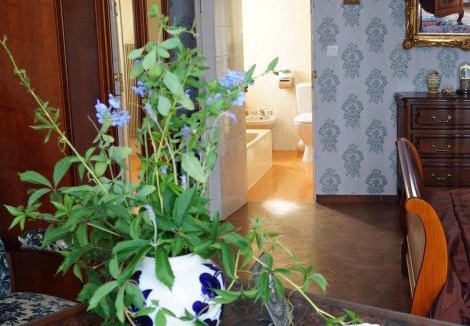 Servian House | Chez les artistes