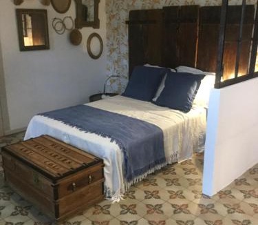 Canet Bed & Breakfast | Chez Les Brocs B&B