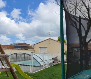 Les Epesses Bed & Breakfast | Chez les J-FOLAIS -Les Epesses - 3 kms Puy duFou