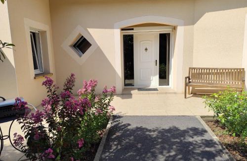 Chalons-en-Champagne House | Chez Lily et Fred