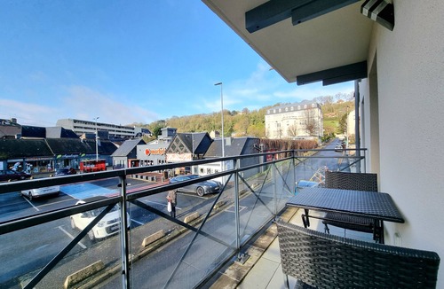 Honfleur Condo | 💛 Chez Lou et Dan, 4P apartment with balcony, elevator and secure parking