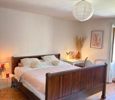 Bucey-les-Gy Bed & Breakfast | CHEZ LOU Grand espace cosy dans maison privée
