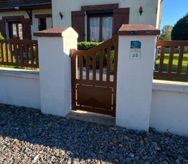 Coucy-le-Chateau-Auffrique Apartment | CHEZ MARIA ET JOSE