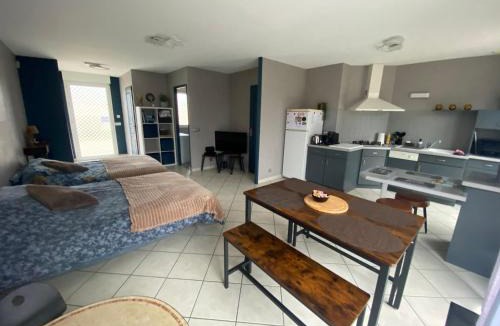 La Heuniere Apartment | Chez Maison familiale la heuniere 27950 Normandie logement autonome boîte à clé capacité 6 pers proche de giverny paris Rouen a13