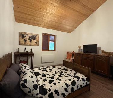 L'Isle-Jourdain Ski Chalet | Chez Mamie