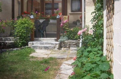 Eteignieres House | CHEZ MARCELLE - ETEIGNIERES