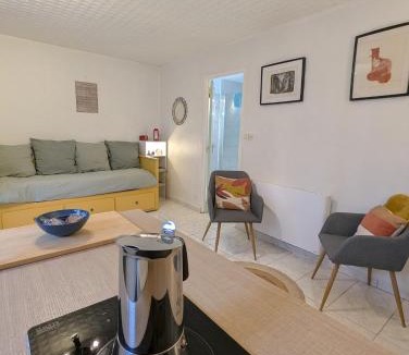 Rive Droite Apartment | Chez Marie et Hugo