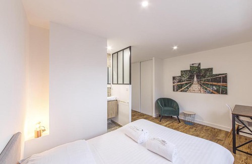 Laval Apartment | Chez Marius - Appartement 3 chambres - Laval