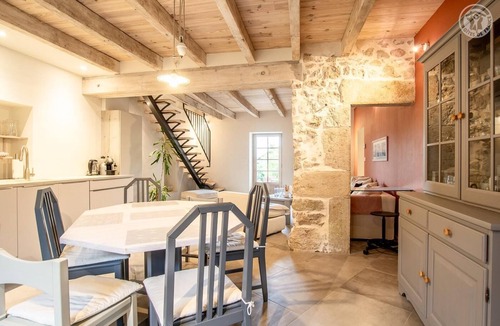 Yenne House | CHEZ MARTHE - YENNE - Gîte