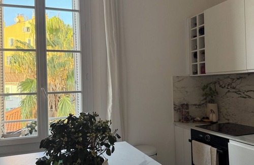Hyeres City Centre Apartment | Chez Massy, in the heart of the city!