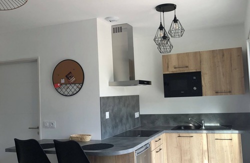 Ribes House | Chez Maurice et Simone Maison Neuve Pour 8 Personnes