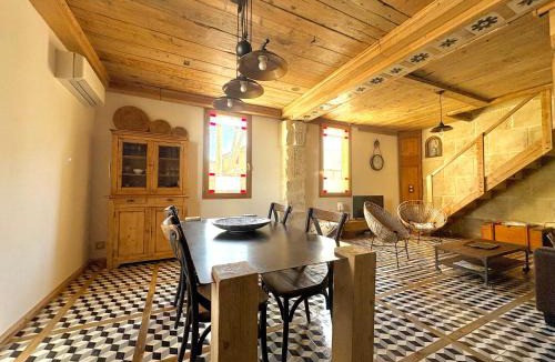 Saint-Laurent-d'Aigouze House | Chez max