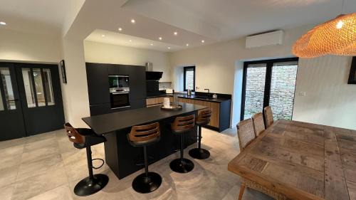 Beaune Apartment | Chez Max - Terrasse - Climatisation - Parking gratuit