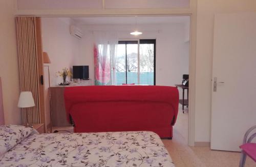 Saint-Chinian Apartment | Chez Mi, centre ville, parking gratuit