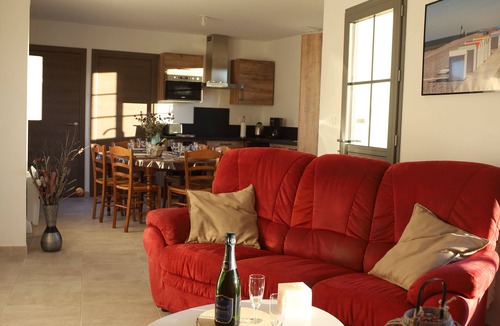 Bouillancourt-en-Sery Cottage | CHEZ MICHEL GITE WITH PRIVATE JACUZZI