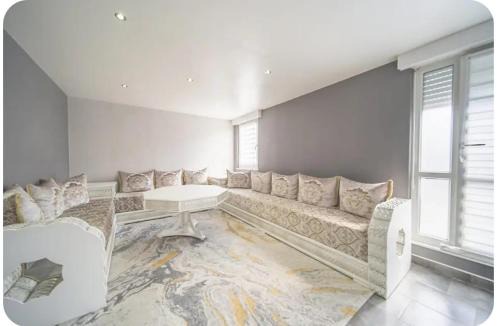 Mont-Saint-Martin House | Chez moi