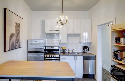 Plateau Mont Royal Apartment | Chez Mont Royal Apartments