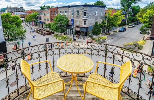 Plateau Mont Royal Apartment | Chez Mont Royal Apartments