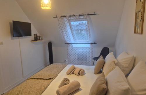 Le Cloitre-Saint-Thegonnec Bed & Breakfast | Chez Ninie