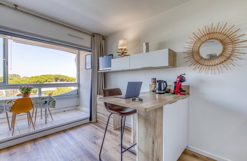 La Petite Motte Apartment | Chez Nat N Rosy with shared pool, private terrace and shared garden