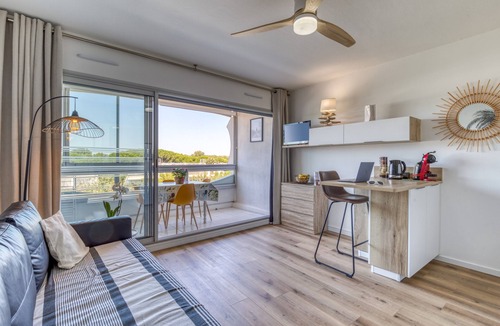 La Petite Motte Apartment | Chez Nat N Rosy with shared pool, private terrace and shared garden