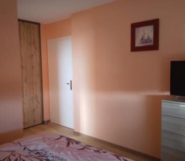 Versaugues Bed & Breakfast | Chez Nelly