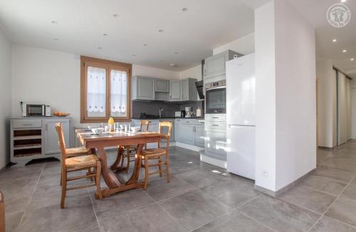 Outrechaise House | Chez nicole et alain