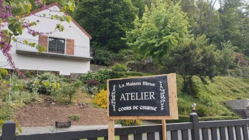 Chouvigny Apartment | Chez Nicole et Patrick