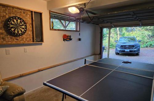 Cloverdale House | Chez Nous Chalet - Meredith Lodging