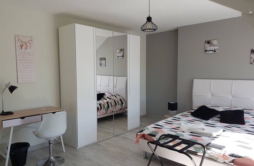 Theneuil House | Chez Ona Bed and Breakfast