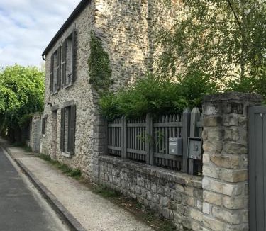 Barbizon House | Chez Oscar